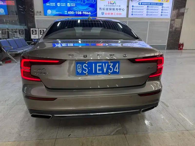2022 Volvo S60 B4 Smart Luxury Edition — миниатюра 4