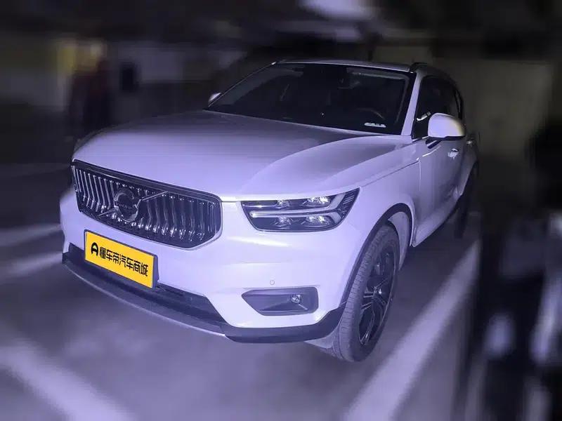 2021 Volvo XC40 T4 AWD Inscription Luxury Edition — миниатюра 1