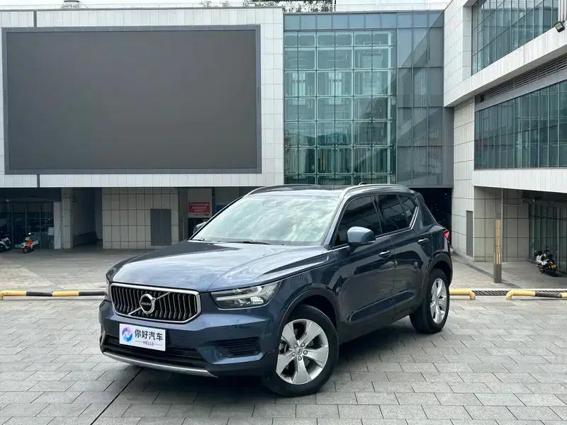 2021 Volvo XC40 T4 AWD Smart Fashion Edition — миниатюра 1