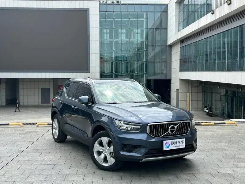 2021 Volvo XC40 T4 AWD Smart Fashion Edition — миниатюра 3
