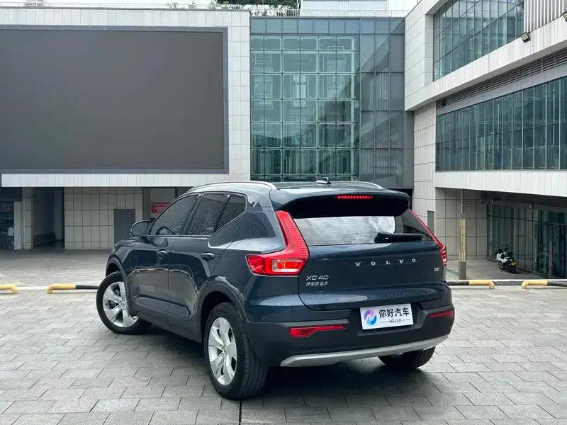2021 Volvo XC40 T4 AWD Smart Fashion Edition — миниатюра 4