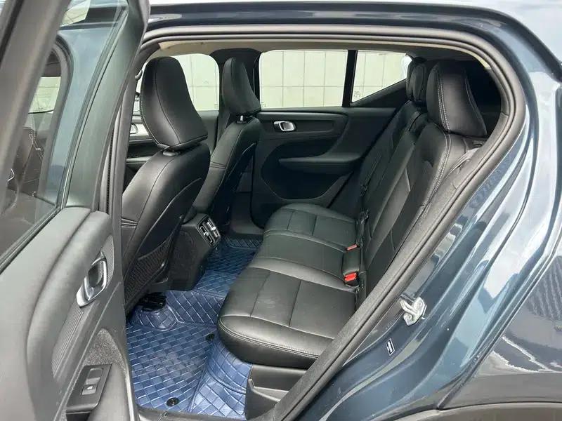 2021 Volvo XC40 T4 AWD Smart Fashion Edition — миниатюра 9