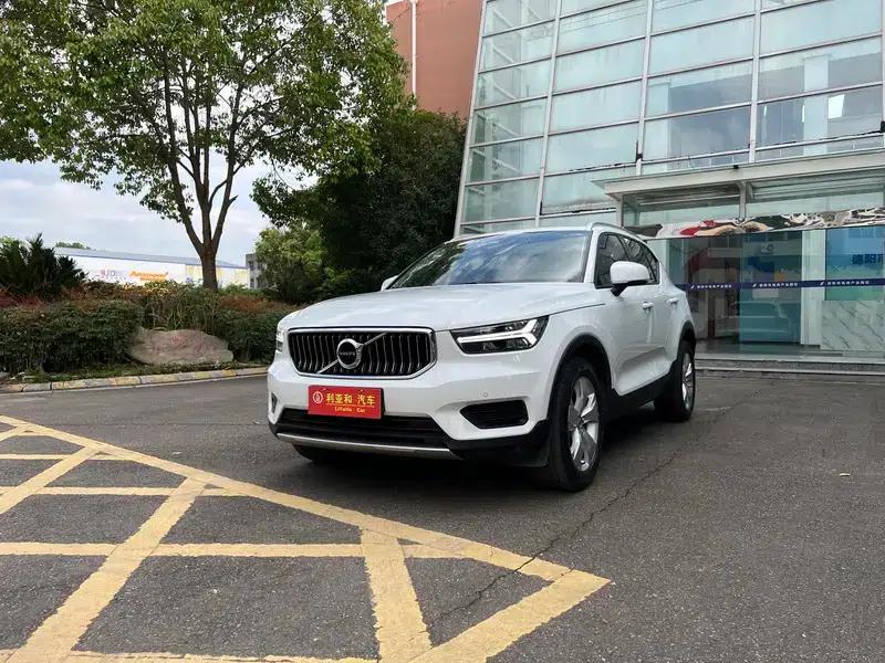 2021 Volvo XC40 T3 Smart Fashion Edition — миниатюра 1