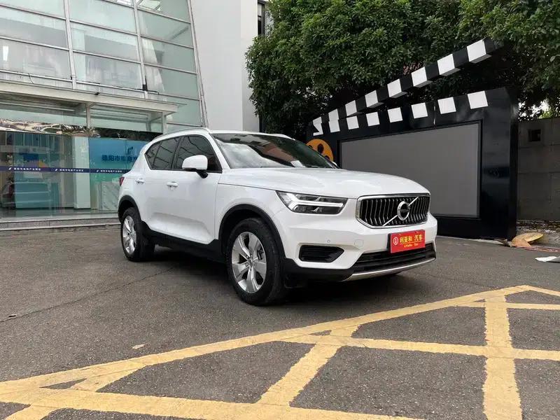 2021 Volvo XC40 T3 Smart Fashion Edition — миниатюра 3