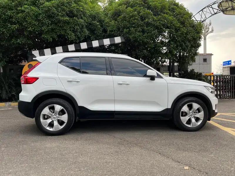 2021 Volvo XC40 T3 Smart Fashion Edition — миниатюра 6