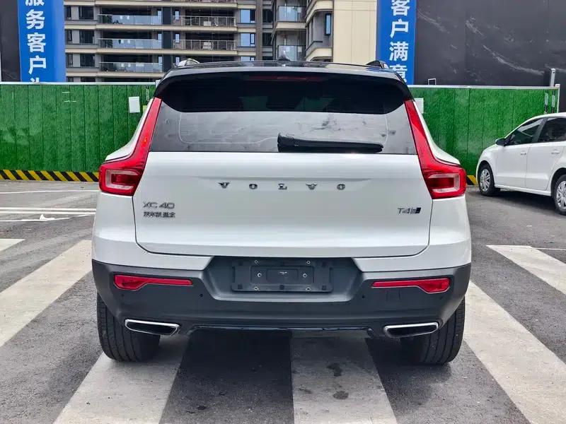 2020 Volvo XC40 T4 AWD Inscription Luxury Edition — миниатюра 5