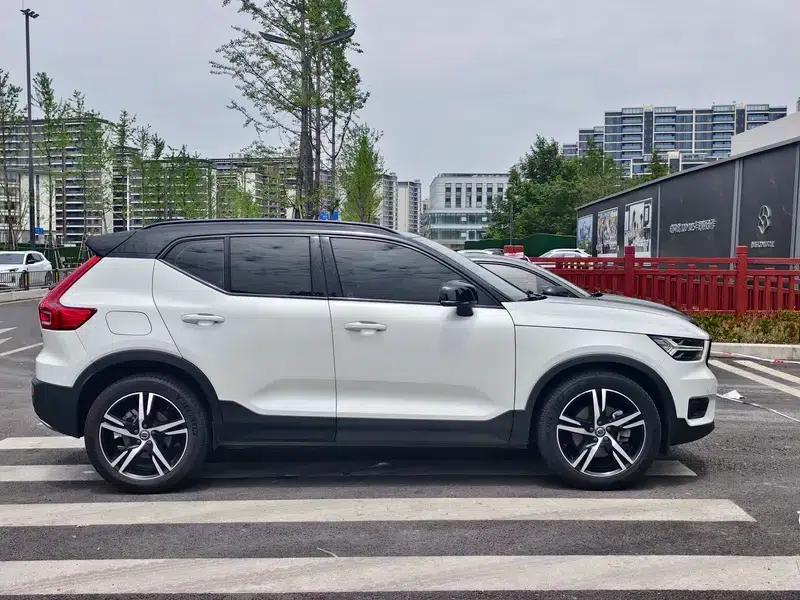 2020 Volvo XC40 T4 AWD Inscription Luxury Edition — миниатюра 7