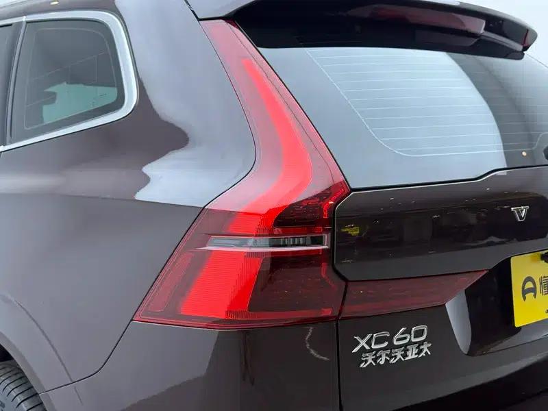 2026 Volvo XC60 PHEV T8 AWD Long Range Smart Luxury Edition — миниатюра 13
