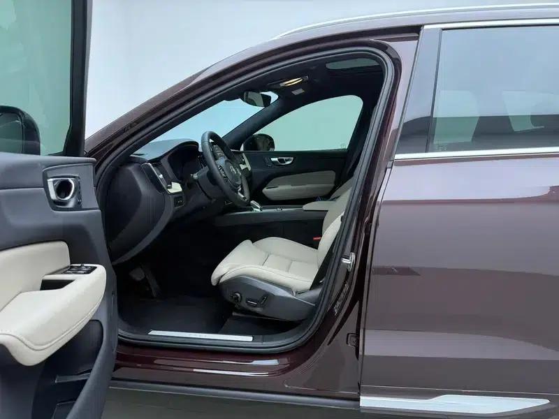 2026 Volvo XC60 PHEV T8 AWD Long Range Smart Luxury Edition — миниатюра 17