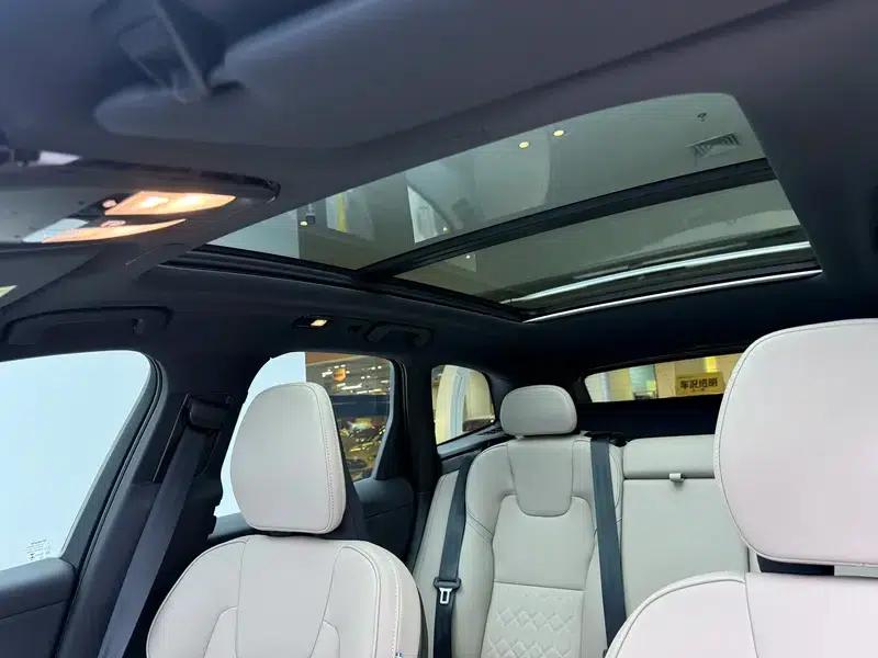 2026 Volvo XC60 PHEV T8 AWD Long Range Smart Luxury Edition — миниатюра 19