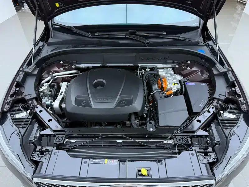 2026 Volvo XC60 PHEV T8 AWD Long Range Smart Luxury Edition — миниатюра 10