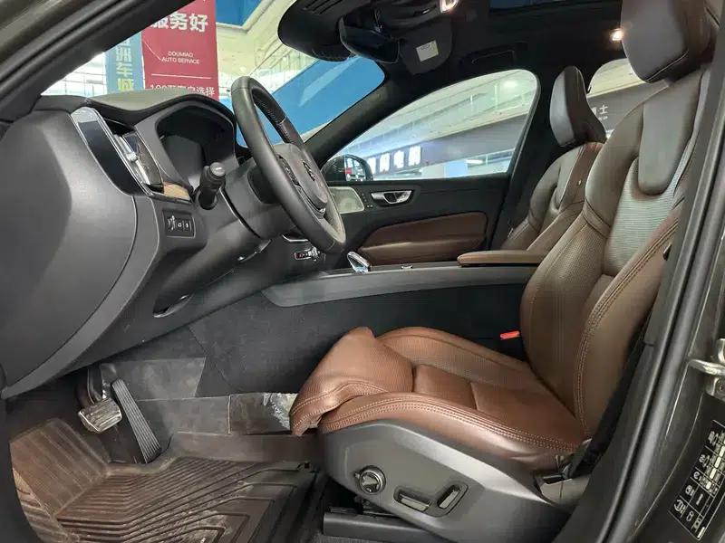 2021 Volvo XC60 PHEV T8 E-Drive Hybrid Smart Luxury Edition — миниатюра 21