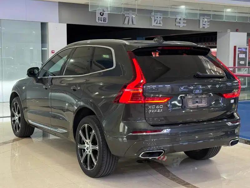 2021 Volvo XC60 PHEV T8 E-Drive Hybrid Smart Luxury Edition — миниатюра 4