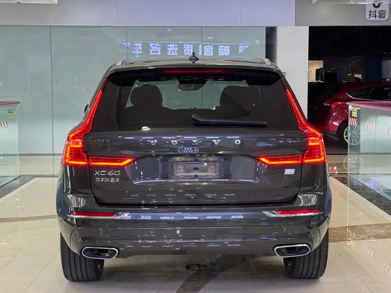 2021 Volvo XC60 PHEV T8 E-Drive Hybrid Smart Luxury Edition — миниатюра 5
