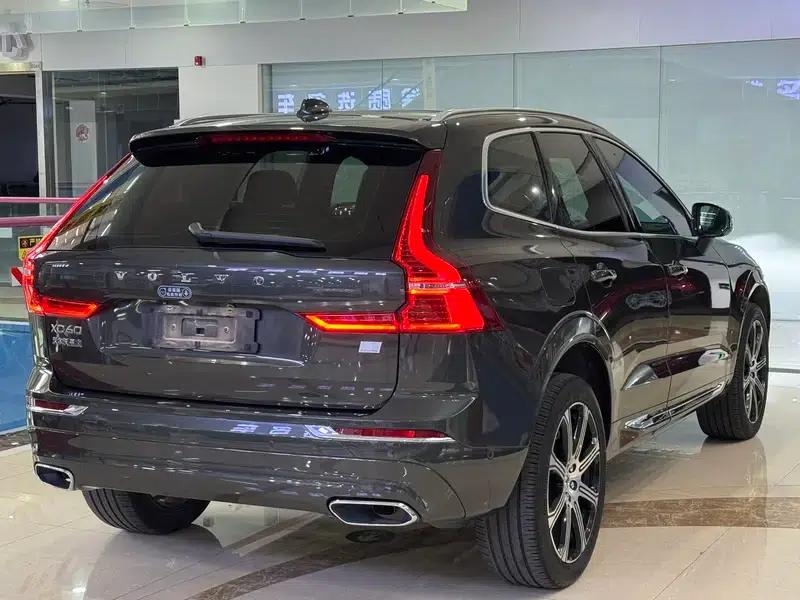 2021 Volvo XC60 PHEV T8 E-Drive Hybrid Smart Luxury Edition — миниатюра 6