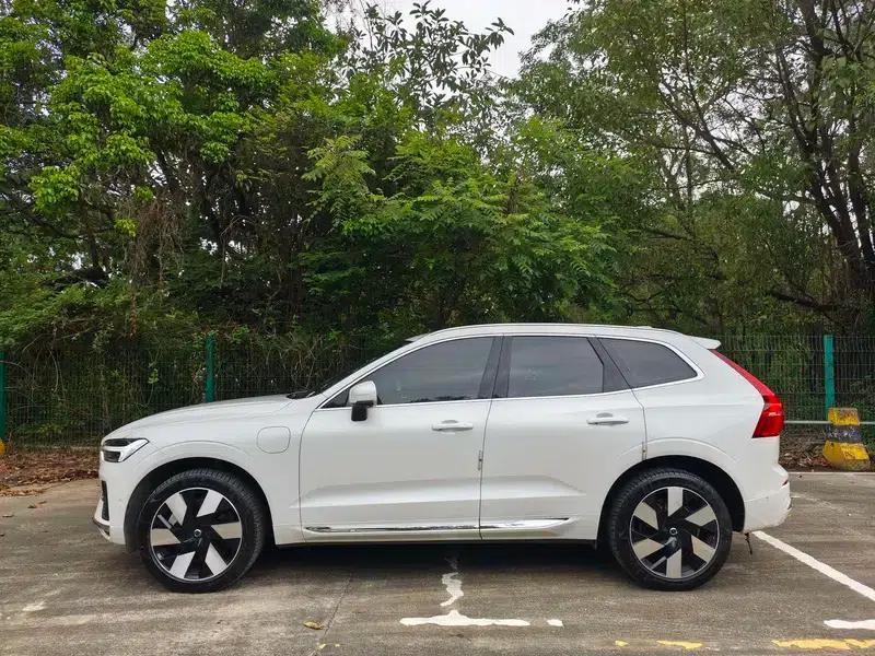 2024 Volvo XC60 PHEV T8 AWD Long Range Smart Luxury Edition — миниатюра 4