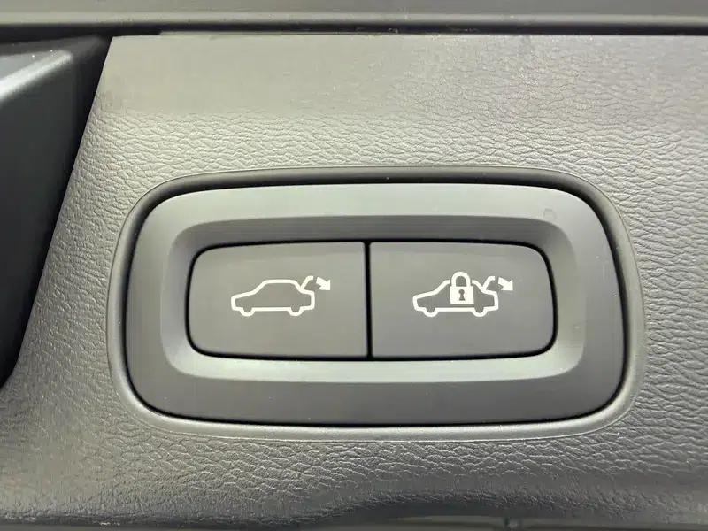 2019 Volvo XC60 PHEV T8 E-Drive Hybrid Smart Sport Edition (China VI Emission Standard) — миниатюра 13