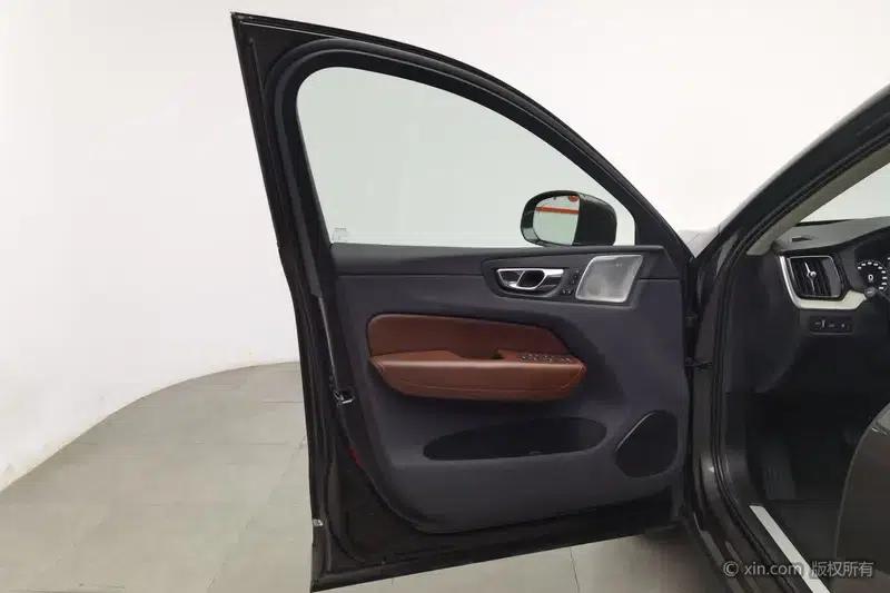 Volvo XC60 PHEV 2019 T8 E-Drive Hybrid Supreme Luxury Edition (China VI Emission Standard) — миниатюра 21
