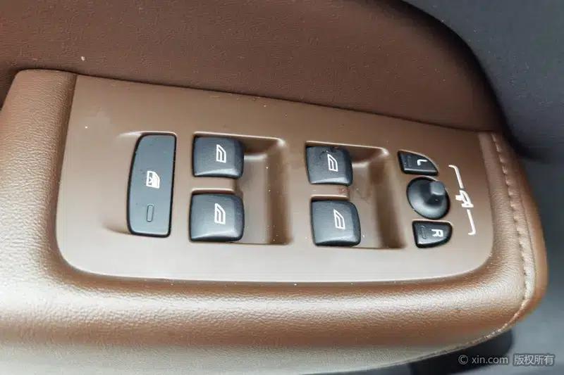 Volvo XC60 PHEV 2019 T8 E-Drive Hybrid Supreme Luxury Edition (China VI Emission Standard) — миниатюра 22