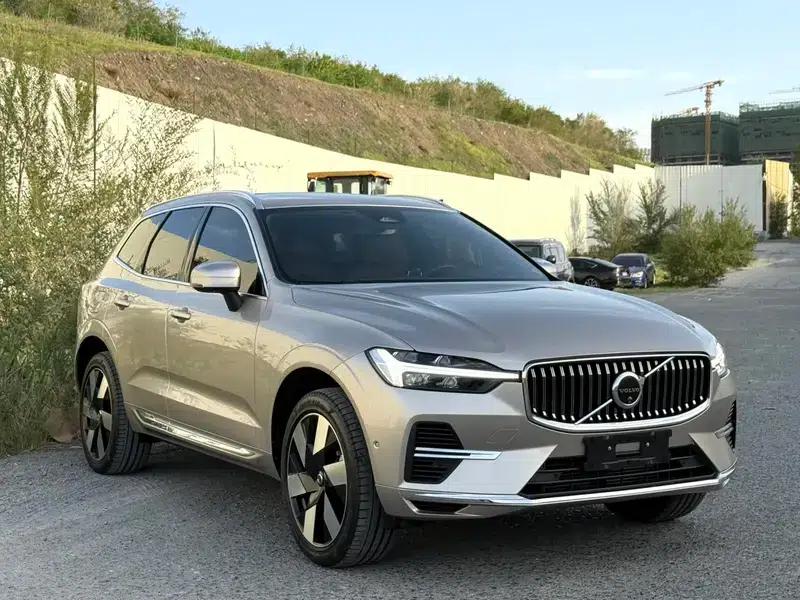 2024 Volvo XC60 PHEV T8 AWD Long Range Smart Luxury Edition — миниатюра 3