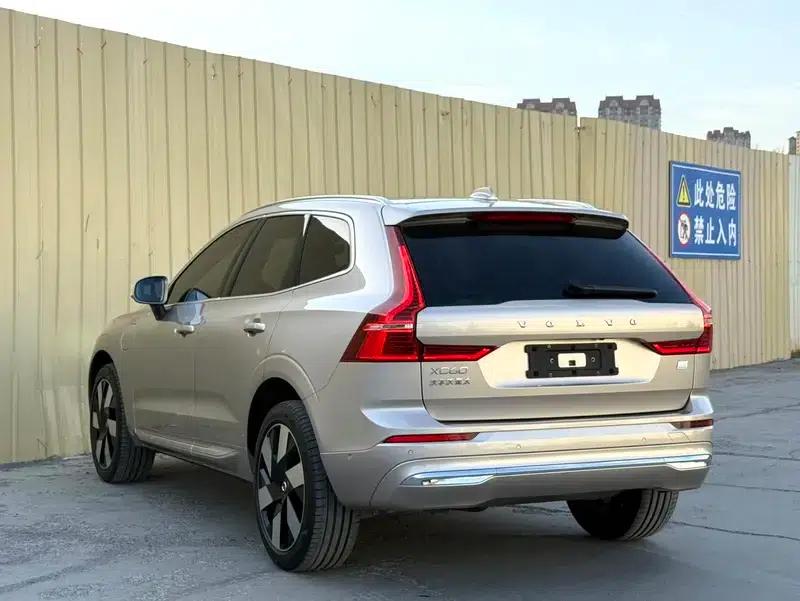 2024 Volvo XC60 PHEV T8 AWD Long Range Smart Luxury Edition — миниатюра 4