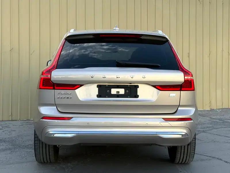 2024 Volvo XC60 PHEV T8 AWD Long Range Smart Luxury Edition — миниатюра 5