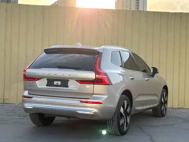 2024 Volvo XC60 PHEV T8 AWD Long Range Smart Luxury Edition — миниатюра 6