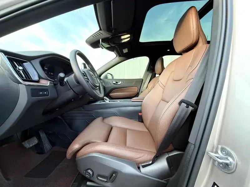 2024 Volvo XC60 PHEV T8 AWD Long Range Smart Luxury Edition — миниатюра 8