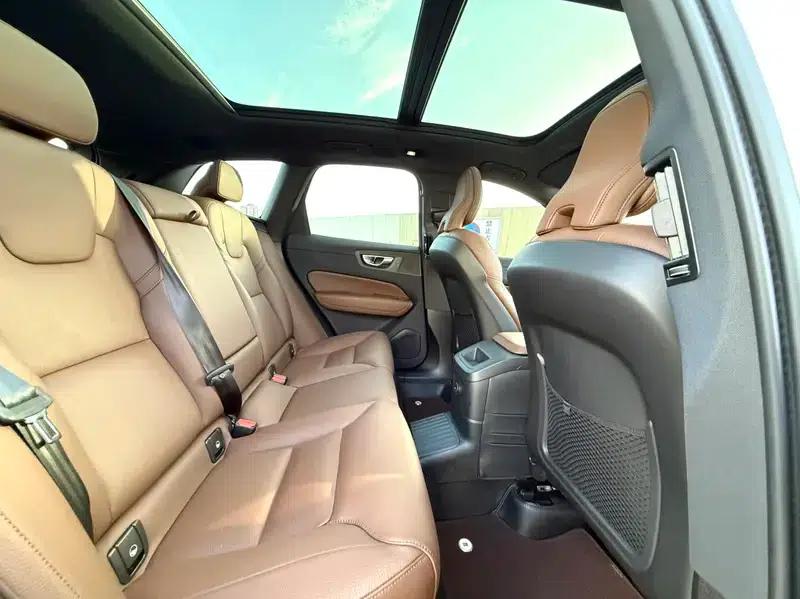 2024 Volvo XC60 PHEV T8 AWD Long Range Smart Luxury Edition — миниатюра 9