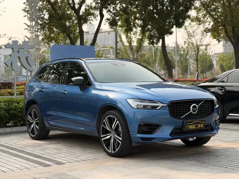 2021 Volvo XC60 PHEV T8 E-Drive Hybrid Smart Sport Edition — миниатюра 3