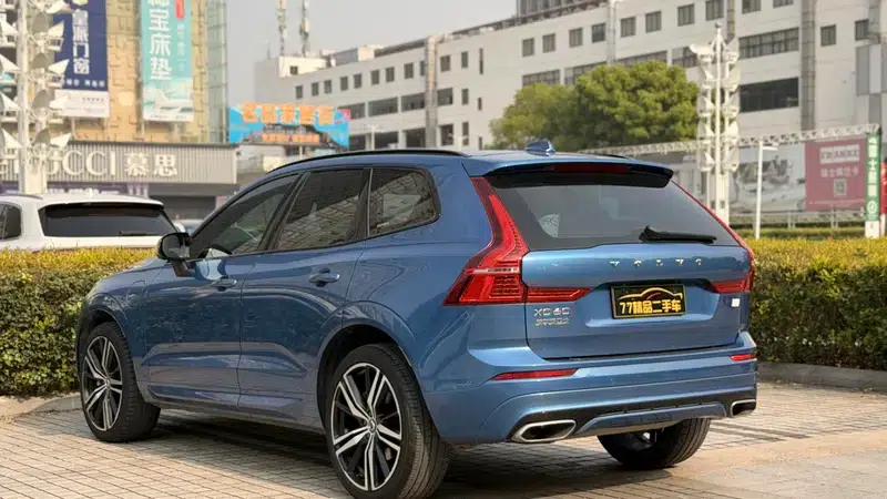 2021 Volvo XC60 PHEV T8 E-Drive Hybrid Smart Sport Edition — миниатюра 4