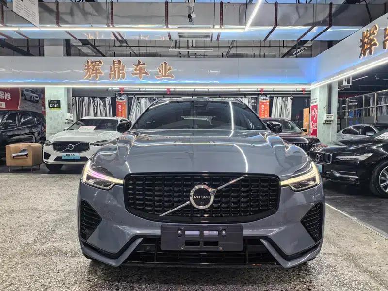 2023 Volvo XC60 PHEV T8 AWD Long Range Smart Sport Edition — миниатюра 2