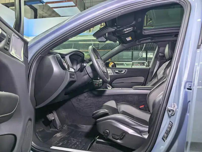 2023 Volvo XC60 PHEV T8 AWD Long Range Smart Sport Edition — миниатюра 12