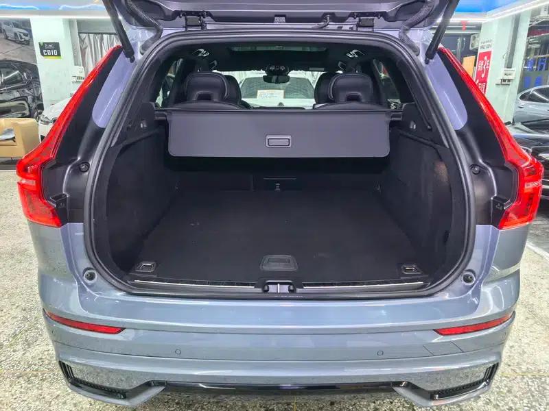 2023 Volvo XC60 PHEV T8 AWD Long Range Smart Sport Edition — миниатюра 16