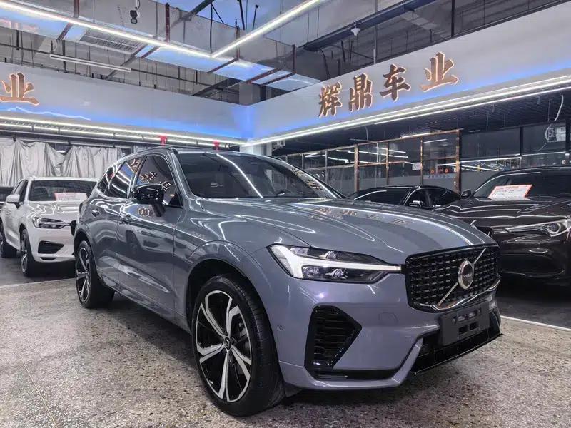 2023 Volvo XC60 PHEV T8 AWD Long Range Smart Sport Edition — миниатюра 3
