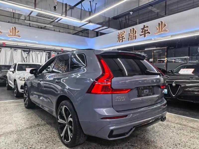 2023 Volvo XC60 PHEV T8 AWD Long Range Smart Sport Edition — миниатюра 4