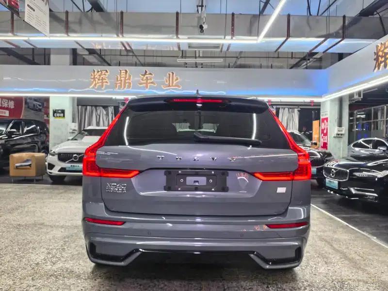 2023 Volvo XC60 PHEV T8 AWD Long Range Smart Sport Edition — миниатюра 5