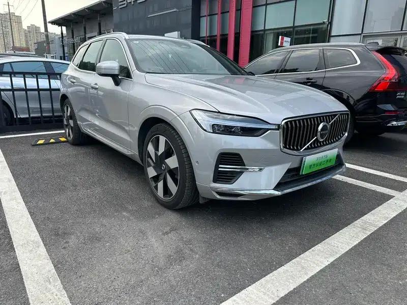 2024 Volvo XC60 PHEV T8 AWD Long Range Smart Luxury Edition — миниатюра 3