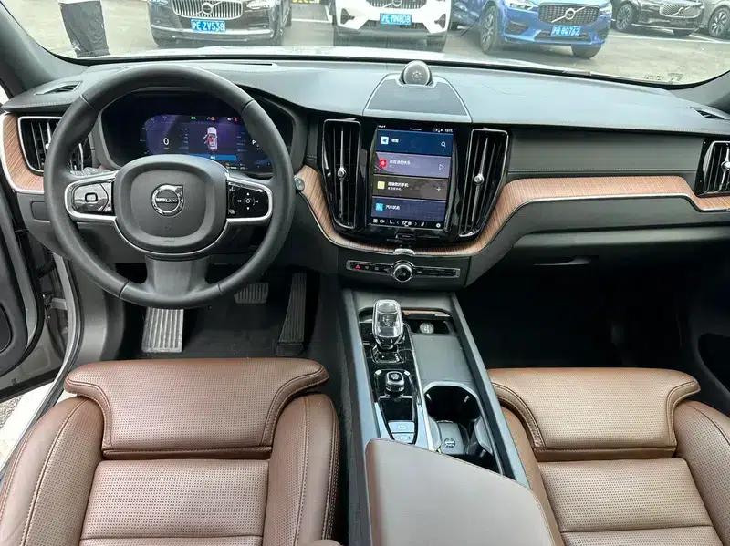 2024 Volvo XC60 PHEV T8 AWD Long Range Smart Luxury Edition — миниатюра 10