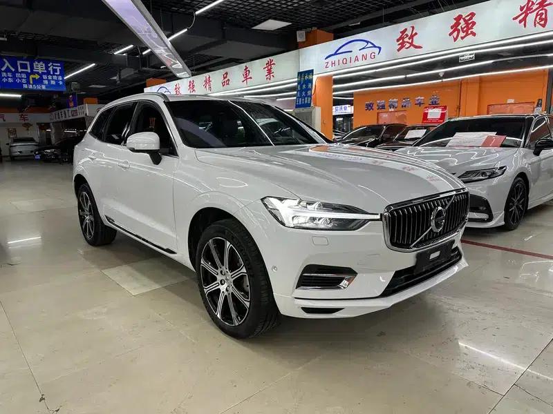 2021 Volvo XC60 PHEV T8 E-Drive Hybrid Smart Luxury Edition — миниатюра 3