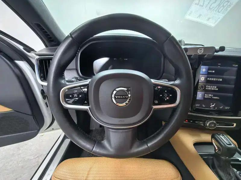 2017 Volvo V90 Cross Country T5 AWD Ultimate Edition — миниатюра 12