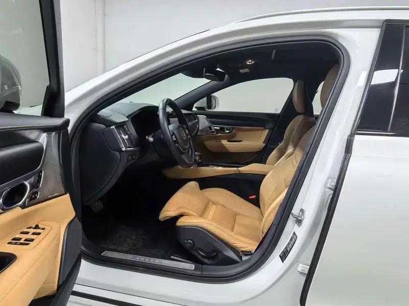 2017 Volvo V90 Cross Country T5 AWD Ultimate Edition — миниатюра 13
