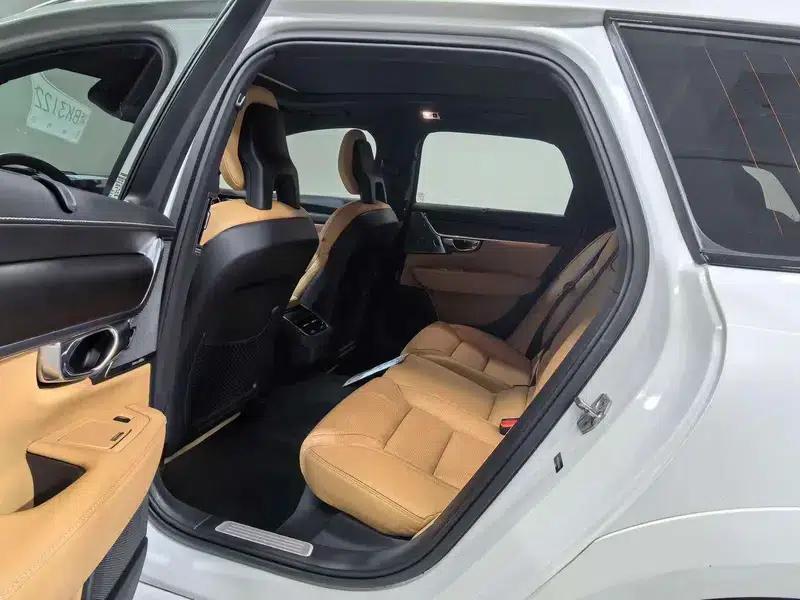 2017 Volvo V90 Cross Country T5 AWD Ultimate Edition — миниатюра 14