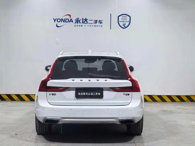 2017 Volvo V90 Cross Country T5 AWD Ultimate Edition — миниатюра 4