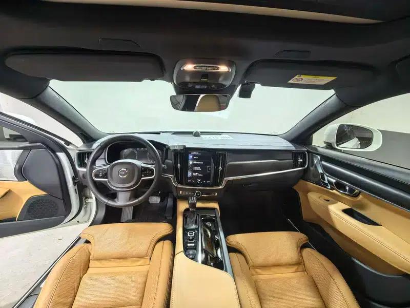 2017 Volvo V90 Cross Country T5 AWD Ultimate Edition — миниатюра 10