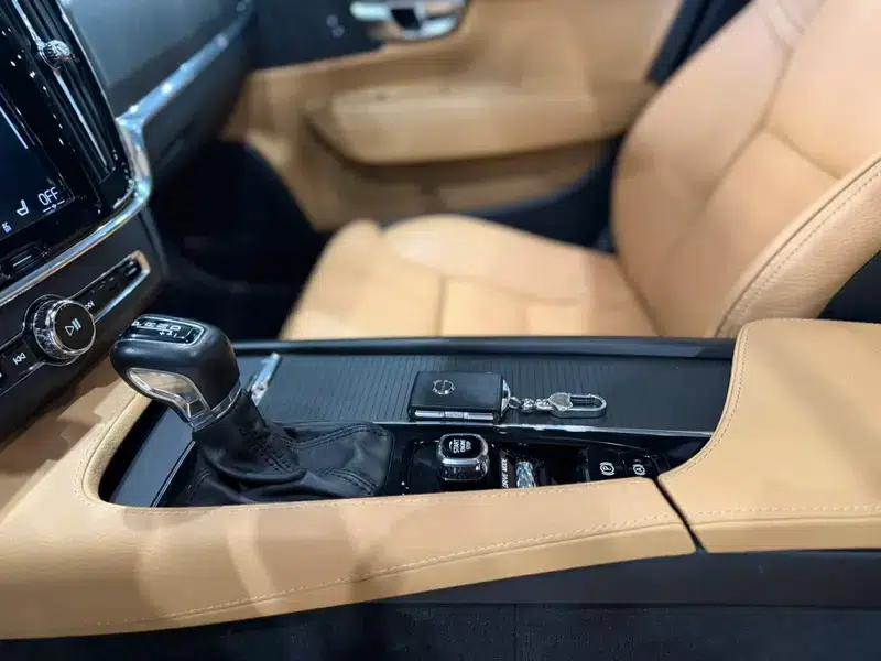 2017 Volvo V90 Cross Country T5 AWD Smart Edition — миниатюра 23