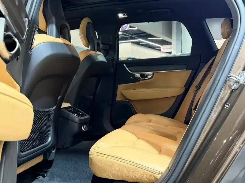 2017 Volvo V90 Cross Country T5 AWD Smart Edition — миниатюра 26