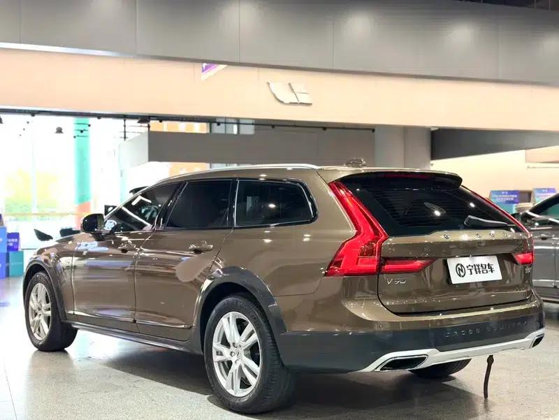 2017 Volvo V90 Cross Country T5 AWD Smart Edition — миниатюра 5
