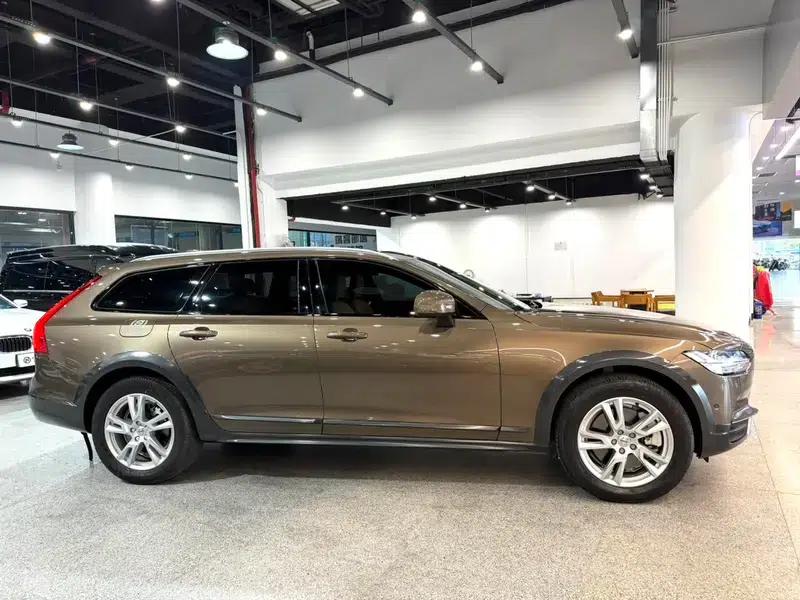 2017 Volvo V90 Cross Country T5 AWD Smart Edition — миниатюра 8