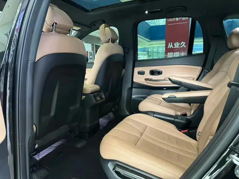 NIO ES8 2020 580KM Base Edition Six-Seat — миниатюра 19